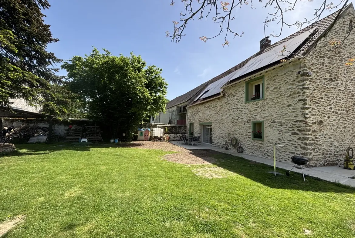Maison briarde rénovée à La Ferté-sous-Jouarre avec jardin et 3 chambres 