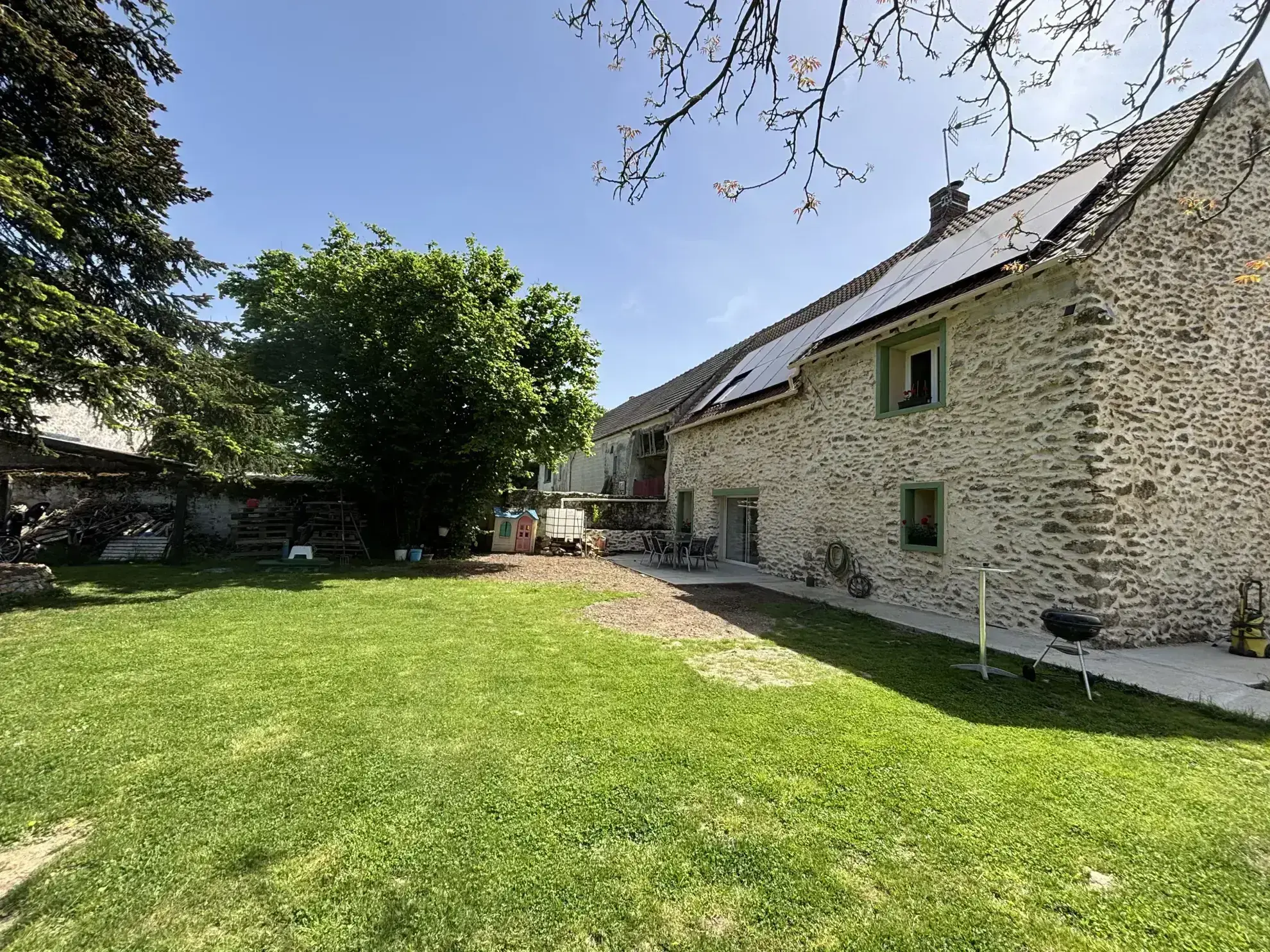Maison briarde rénovée à La Ferté-sous-Jouarre avec jardin et 3 chambres 