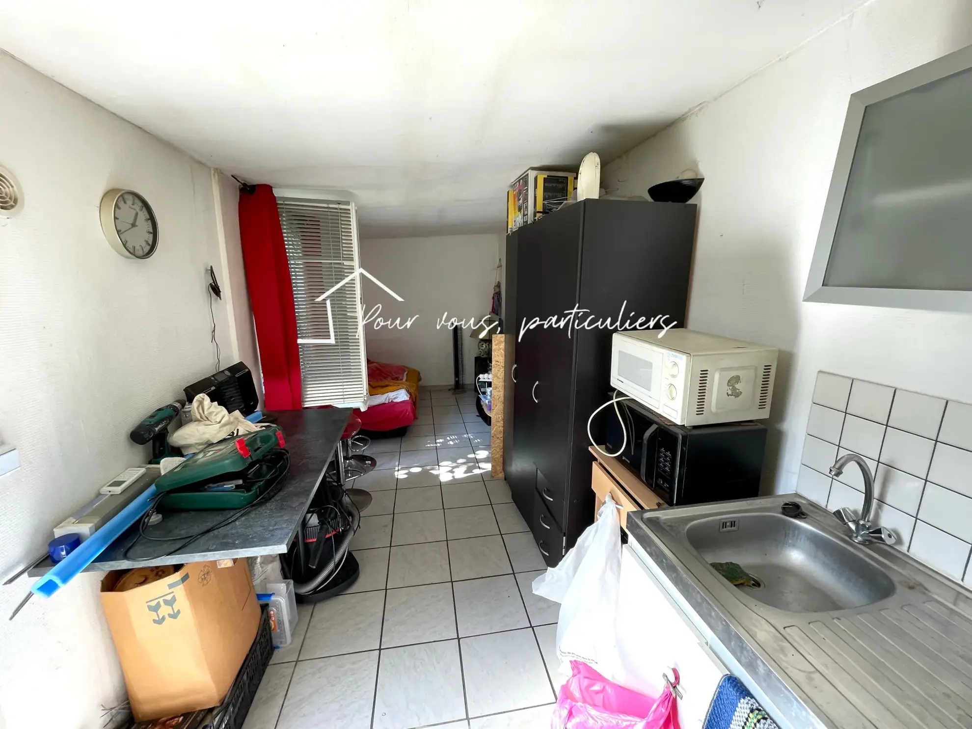 Immeuble de rapport à Raismes avec appartement, studio et commerce, 200 m² loués 