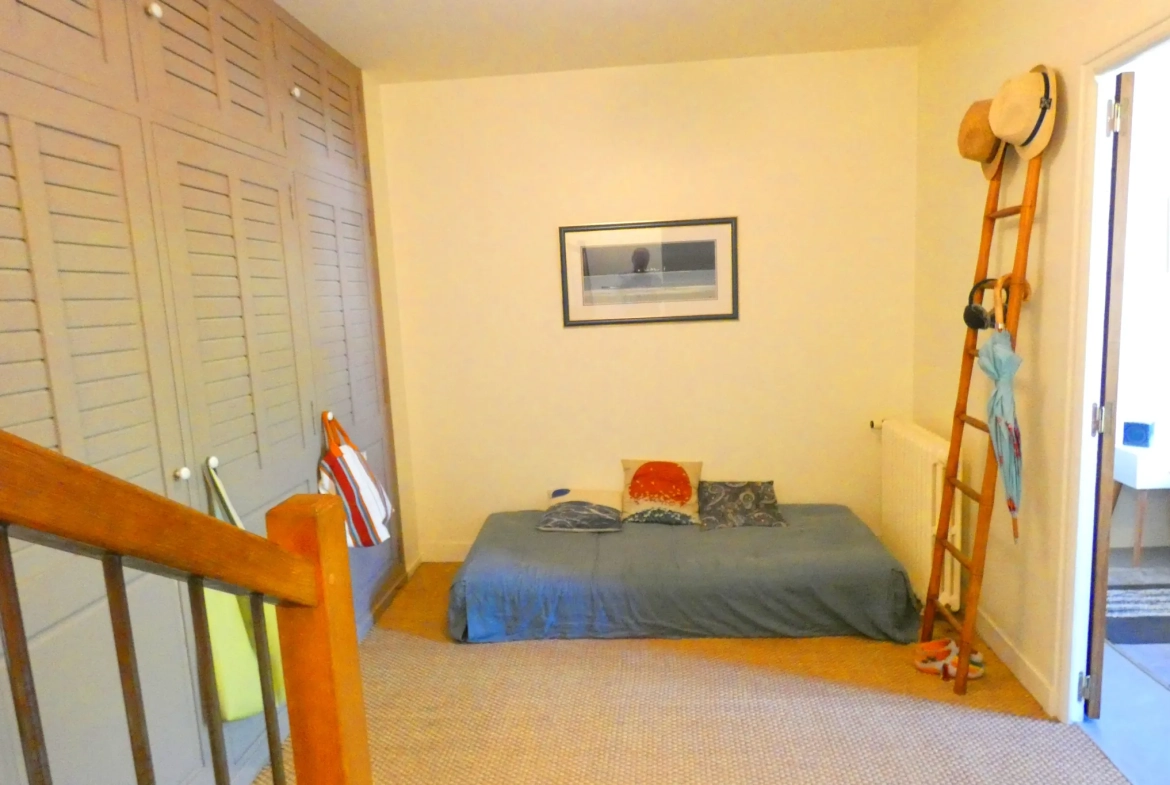 Charmante maison de ville dans le centre historique d'Aurillac avec garage et atelier 