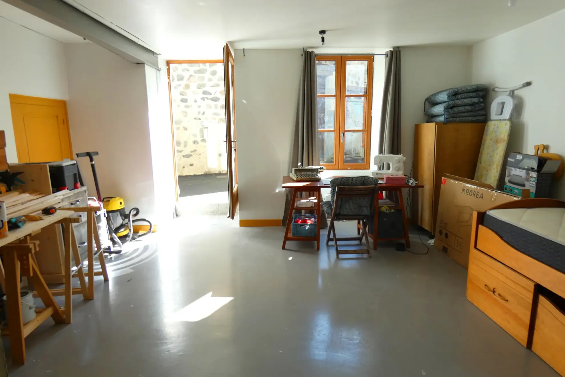 Charmante maison de ville dans le centre historique d'Aurillac avec garage et atelier 