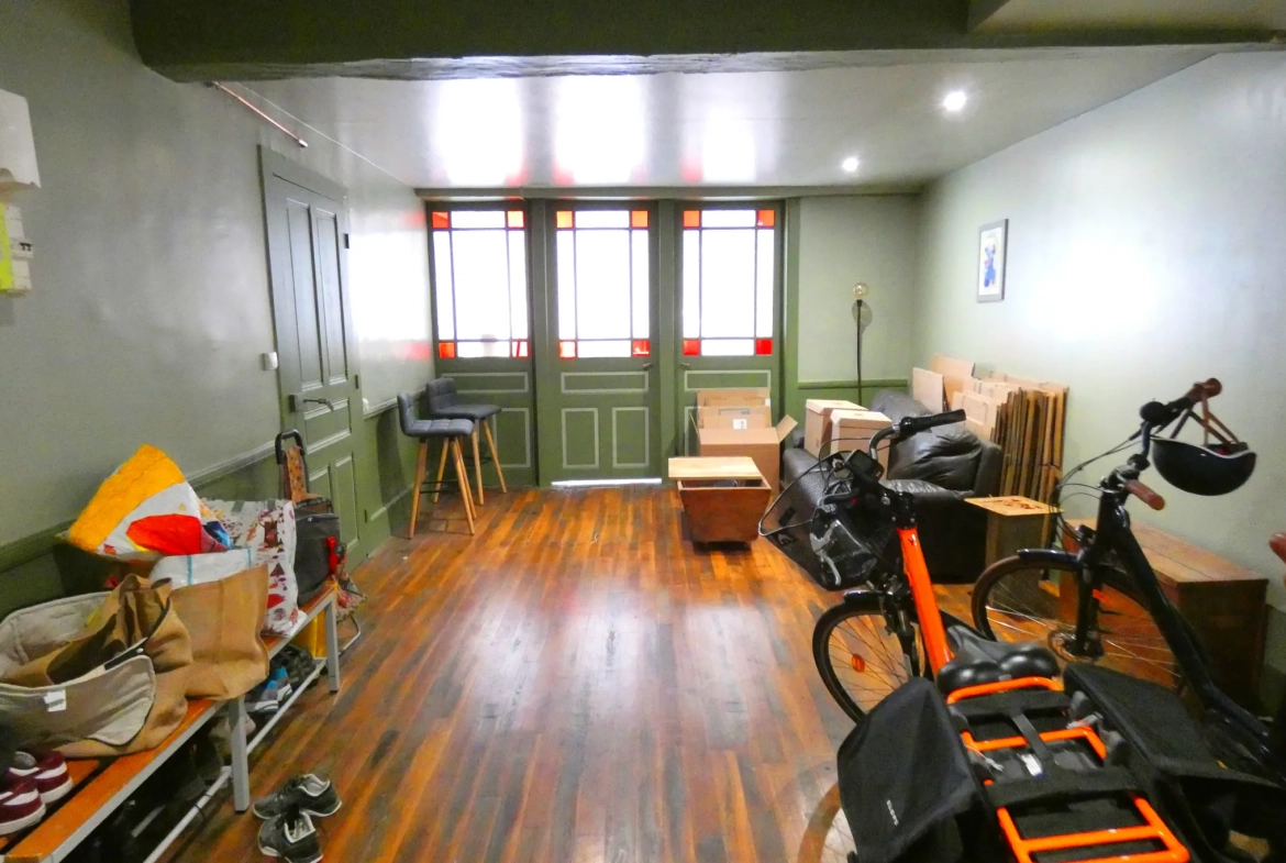 Charmante maison de ville dans le centre historique d'Aurillac avec garage et atelier 