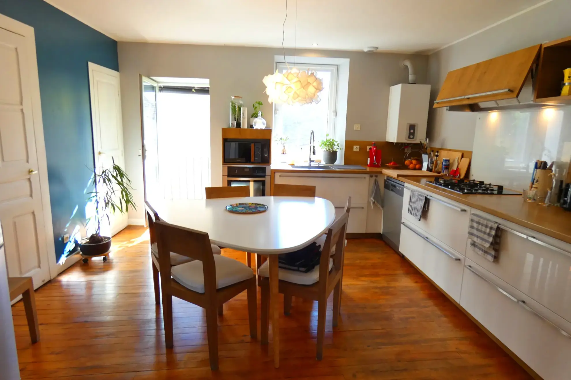 Charmante maison de ville dans le centre historique d'Aurillac avec garage et atelier 