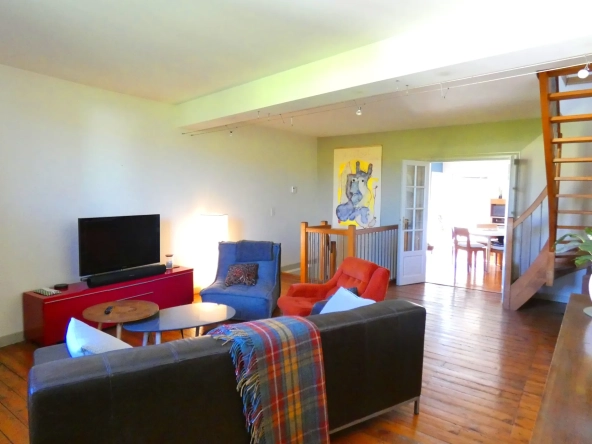 Charmante maison de ville dans le centre historique d'Aurillac avec garage et atelier