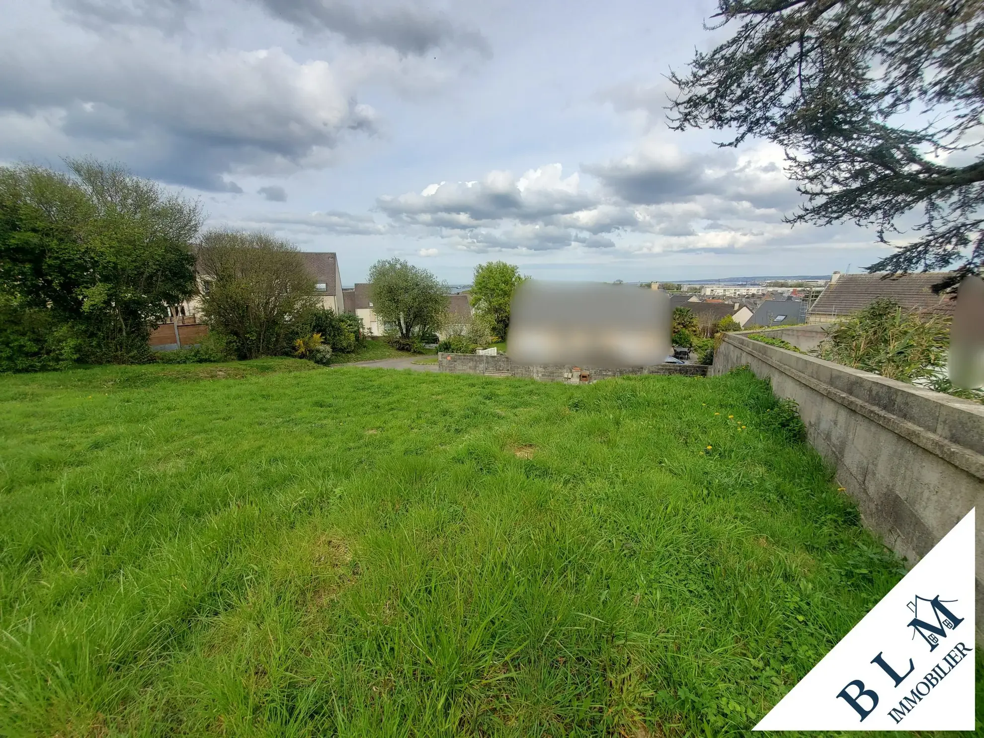 Terrain constructible de 739 m² à Equeurdreville-Hainneville, zone UC 