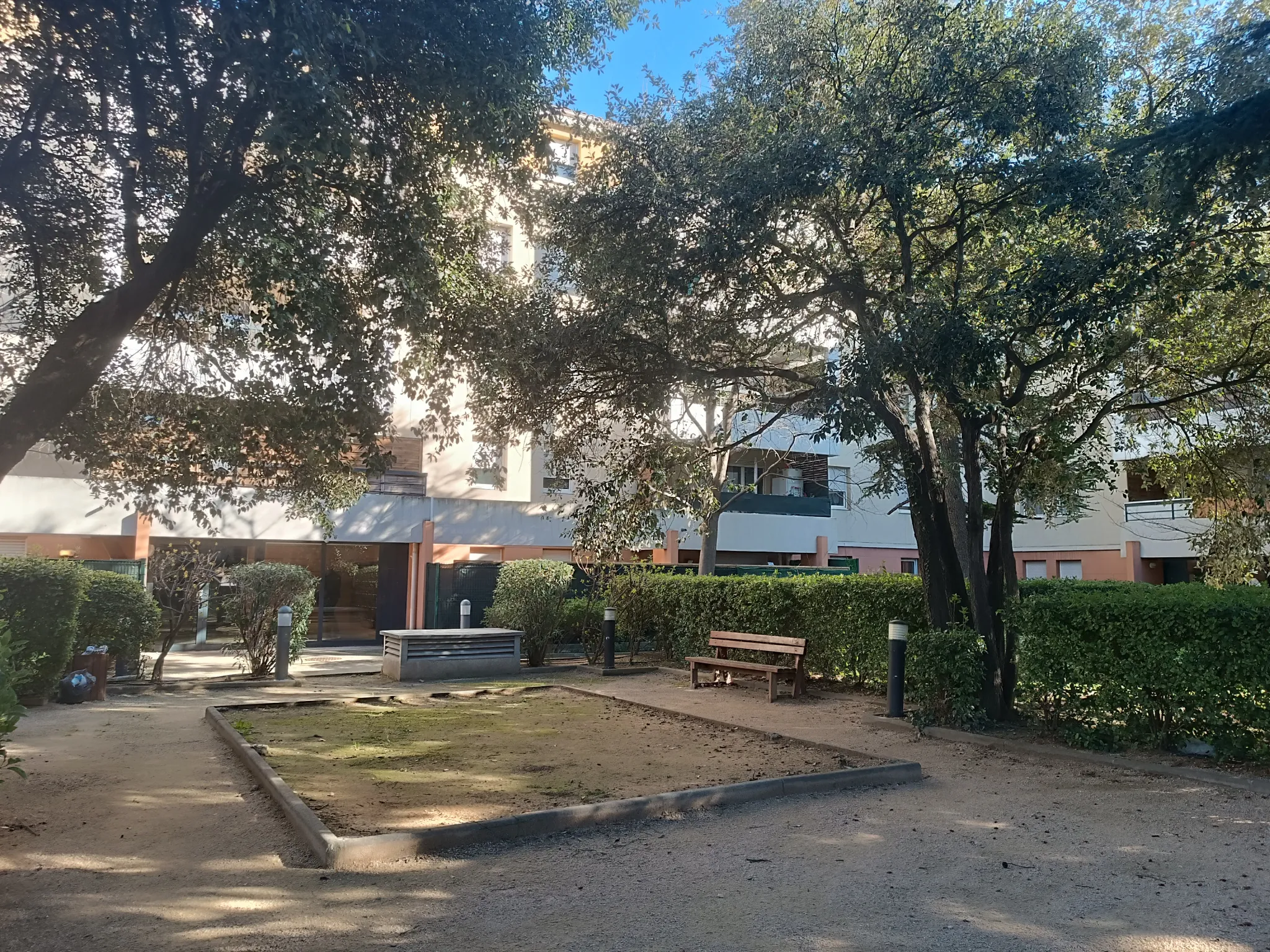 Appartement 2 pièces avec terrasse et box à Marseille 13014 - Investissement locatif 