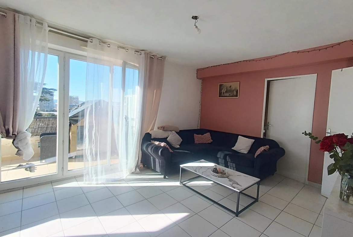 Appartement 2 pièces avec terrasse et box à Marseille 13014 - Investissement locatif 