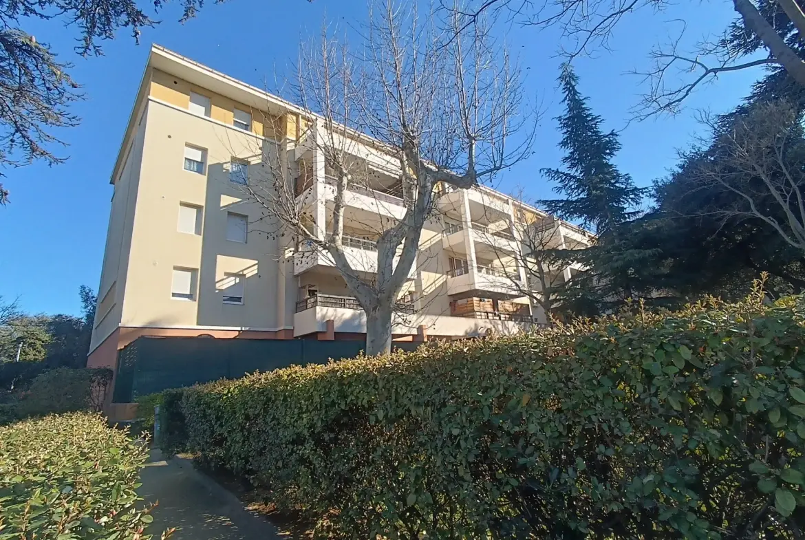 Appartement 2 pièces avec terrasse et box à Marseille 13014 - Investissement locatif 