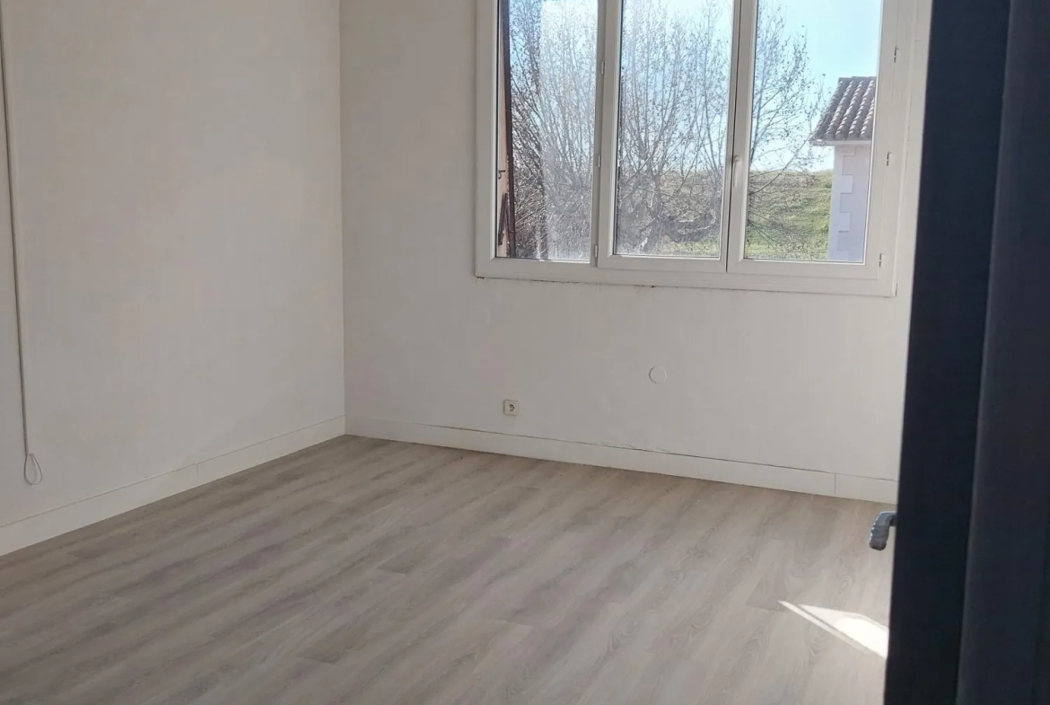 Bureaux en zone d'activité à Marseille – 116 m² à vendre ou louer 