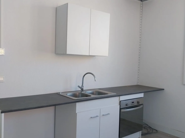 Bureaux en zone d'activité à Marseille – 116 m² à vendre ou louer