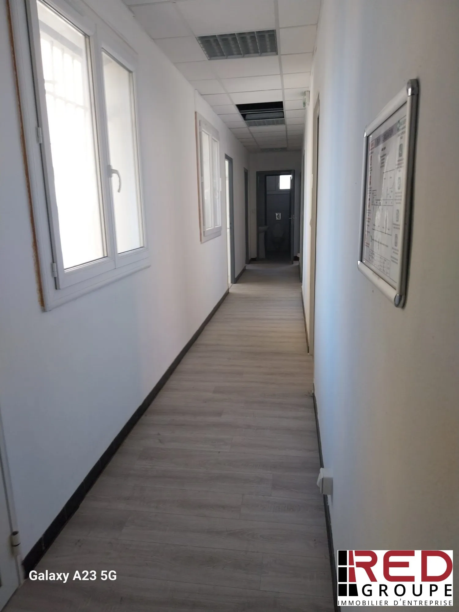 Bureaux en zone d'activité à Marseille – 116 m² à vendre ou louer 