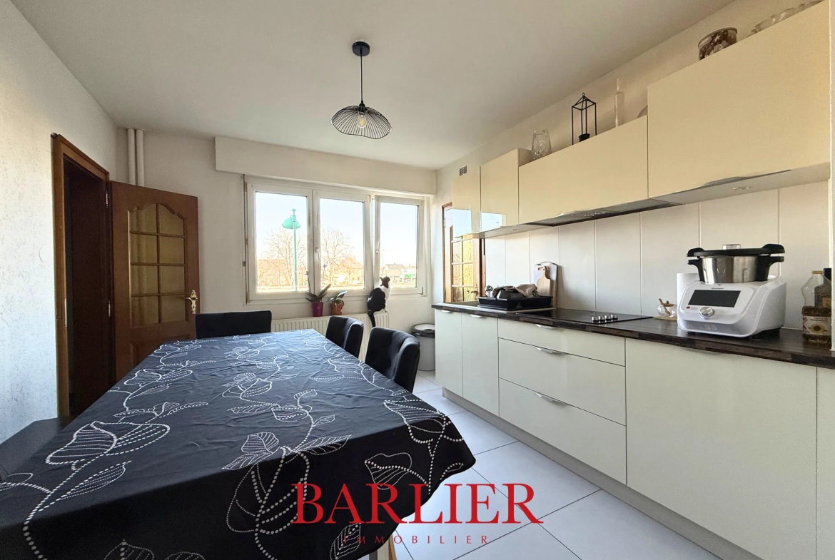 Appartement 4 pièces de 85m² à Hoenheim avec balcon et parking – Exclusivité 