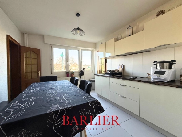 Appartement 4 pièces de 85m² à Hoenheim avec balcon et parking – Exclusivité