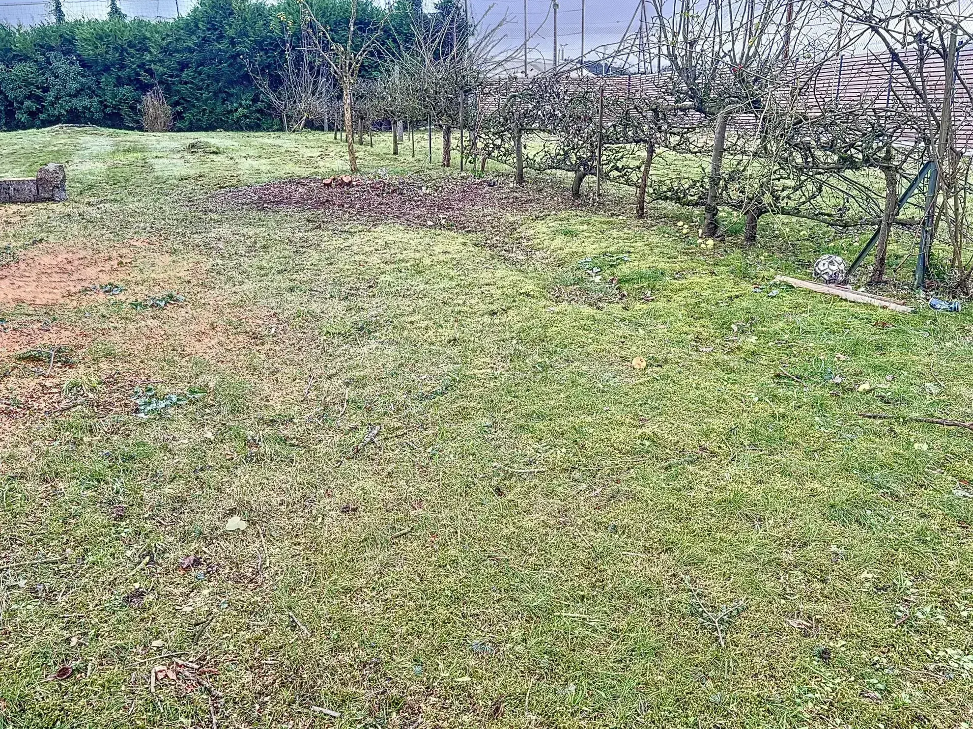 Terrain viabilisé de 574 m² au centre de Quessoy – Opportunité à saisir 