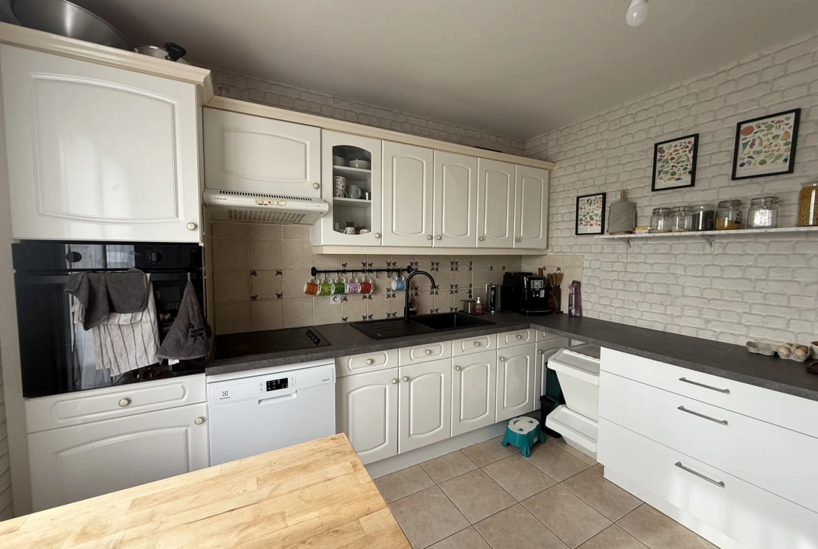 Maison familiale de 109 m² à Saint-Pierre-en-Auge avec terrain arboré 