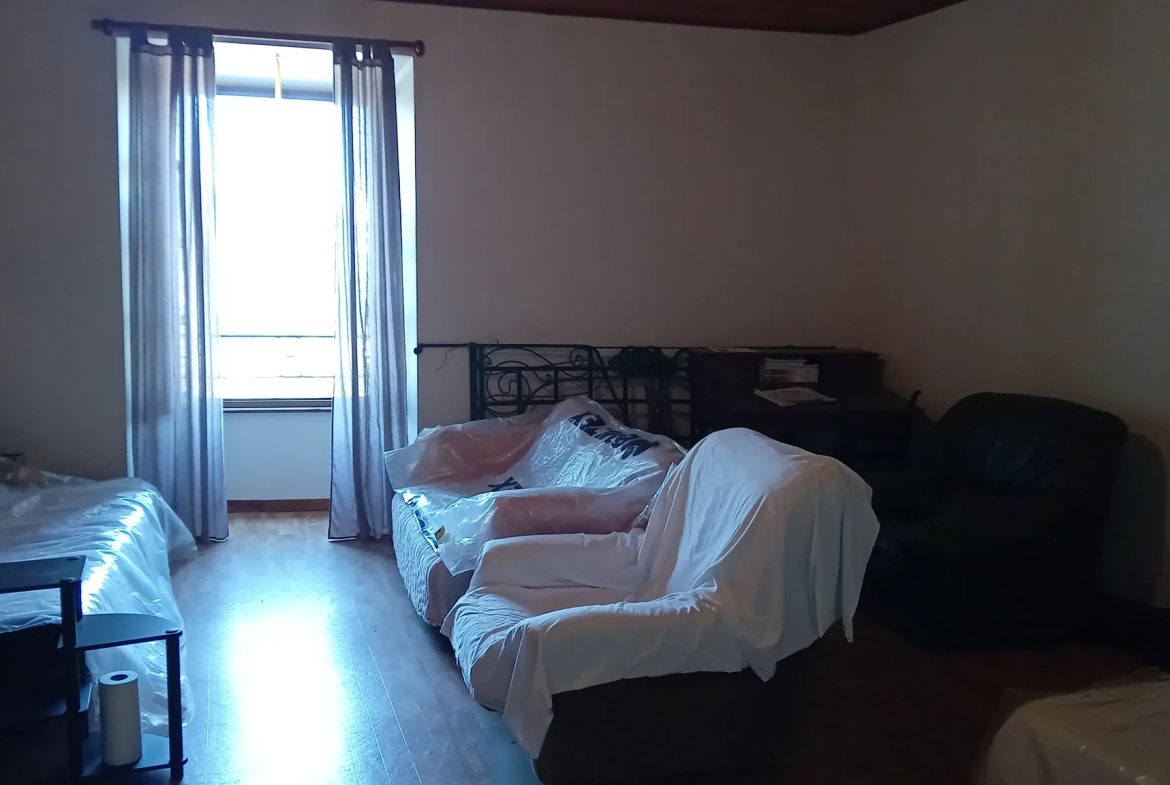 Charme et potentiel d'une maison de village à Liaucous en Occitanie 