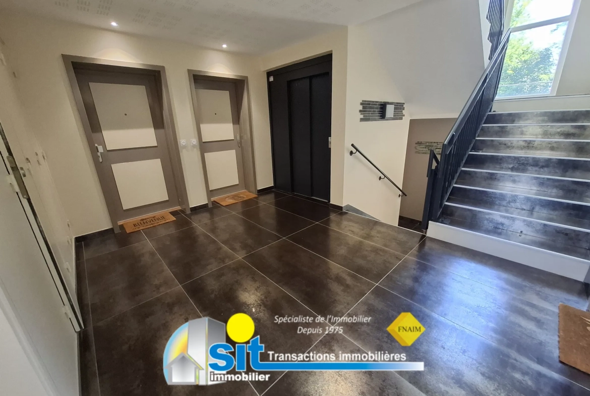 Appartement 3 pièces avec terrasse, garage double et parking privé à Jardin 