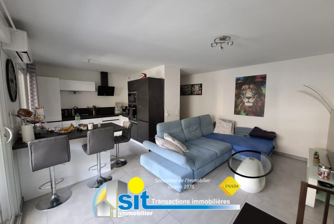 Appartement 3 pièces avec terrasse, garage double et parking privé à Jardin 