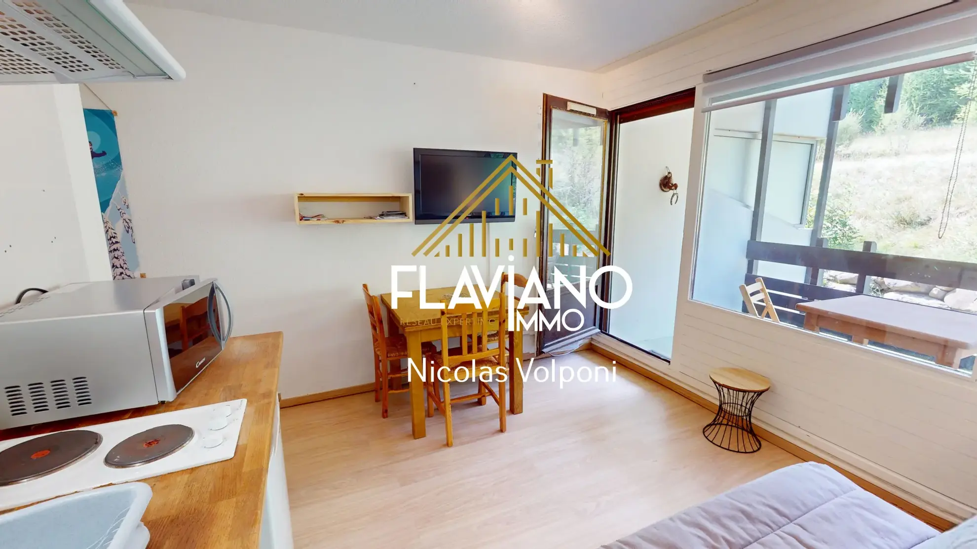 Appartement T2 de 24,50 m² au Le Sauze avec station skiing et parking 