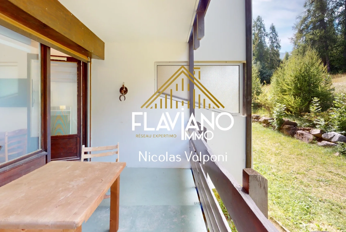 Appartement T2 de 24,50 m² au Le Sauze avec station skiing et parking 