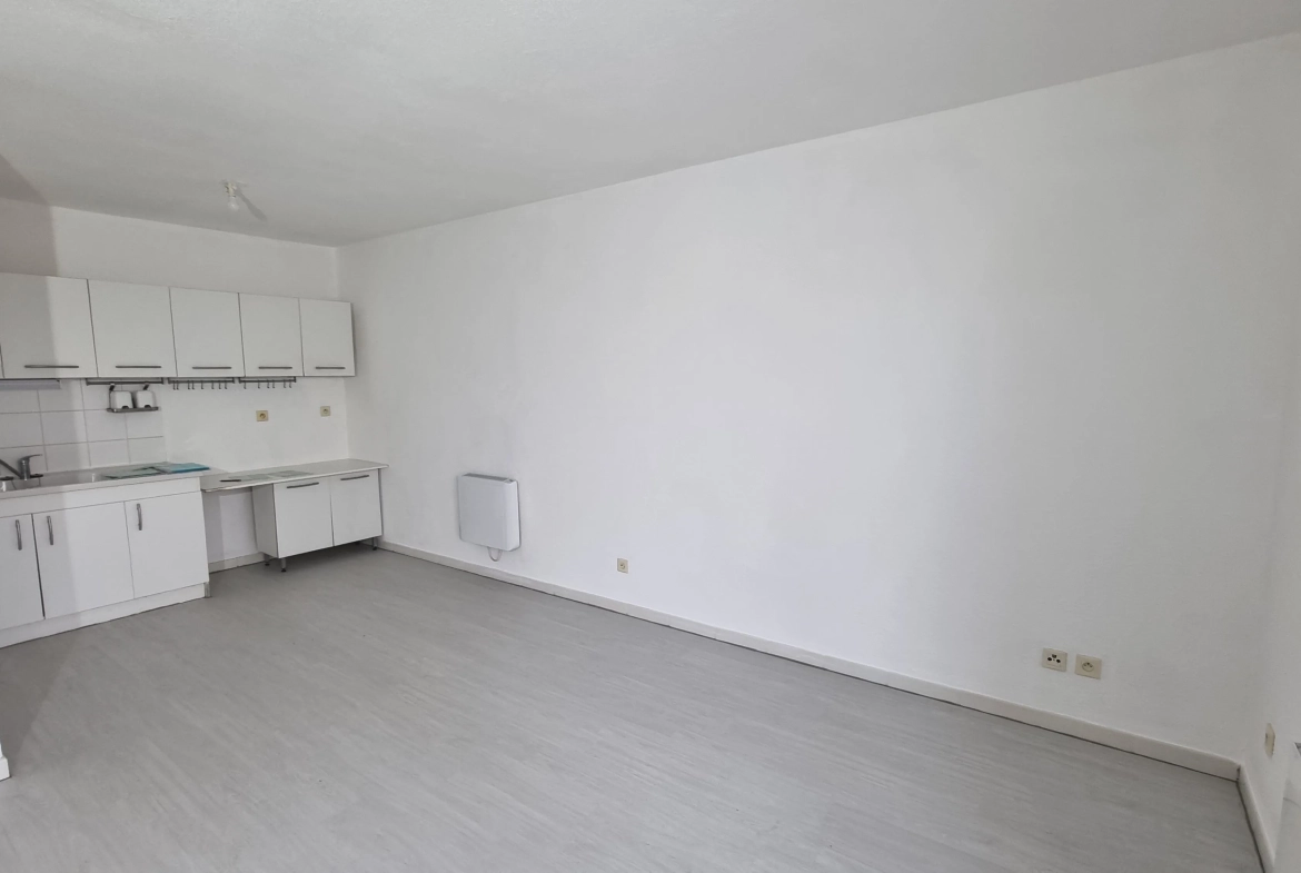 Vente Appartement 2 pièces à Villerest - Résidence sécurisée 2009 