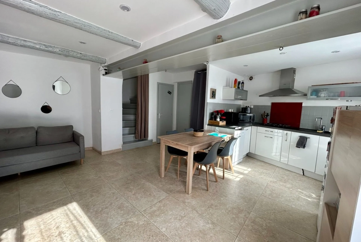 Belle maison T3 rénovée à Cabrières d'Aigues - Environnement calme et ensoleillé 