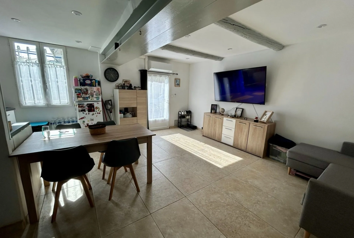 Belle maison T3 rénovée à Cabrières d'Aigues - Environnement calme et ensoleillé 