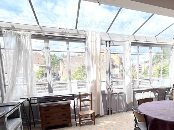 Maison spacieuse à Apt de 240 m² avec deux terrasses, proche centre-ville