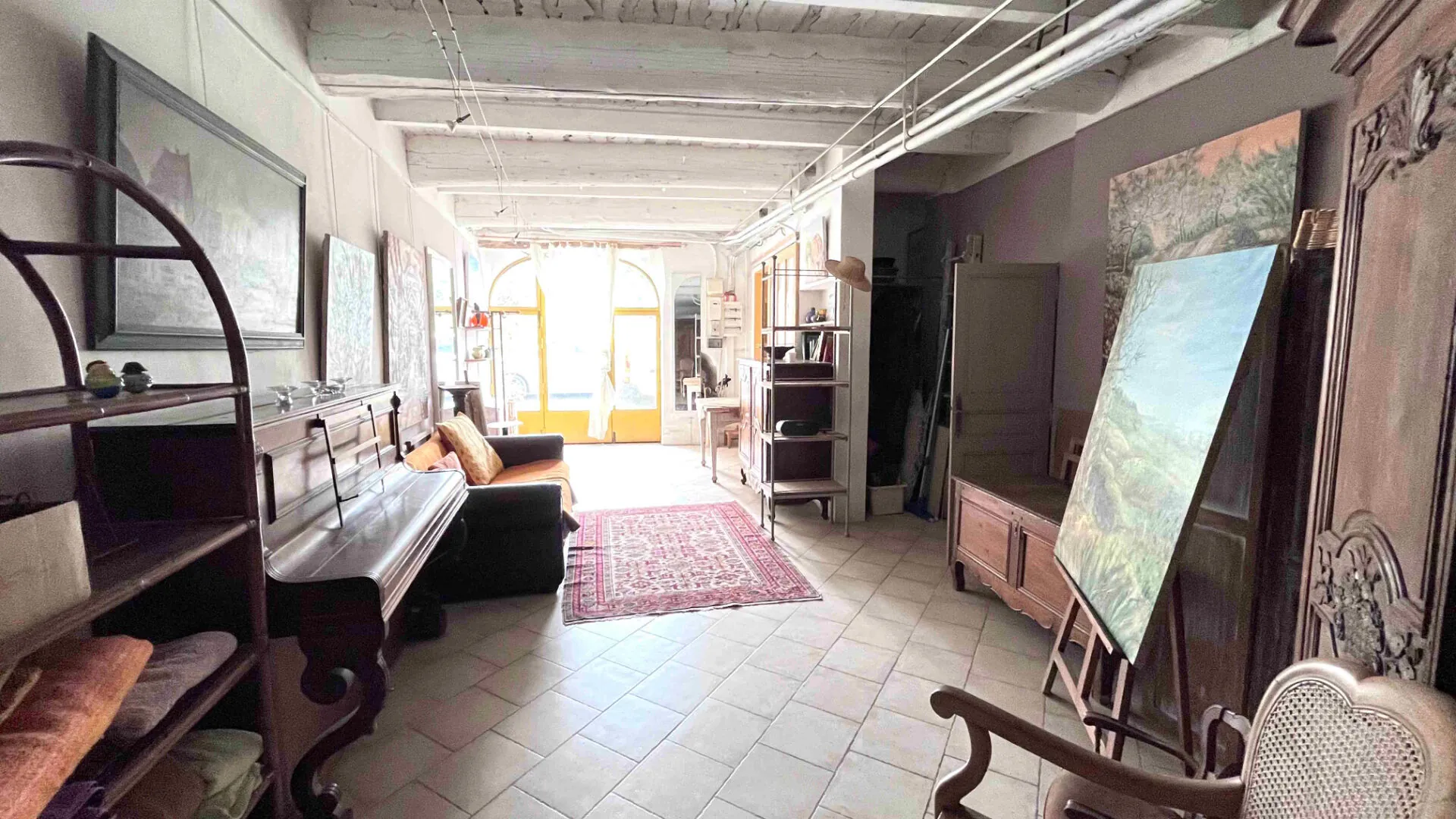 Maison spacieuse à Apt de 240 m² avec deux terrasses, proche centre-ville 