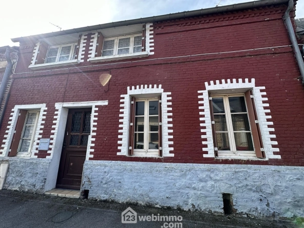 Maison à vendre de 103 m² à Crecy-sur-Serre avec grange et cave