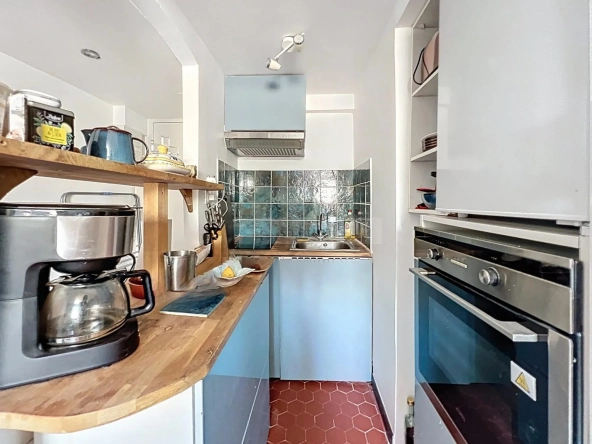 Joli studio meublé à La Seyne-sur-Mer proche port, rénové, lumineux