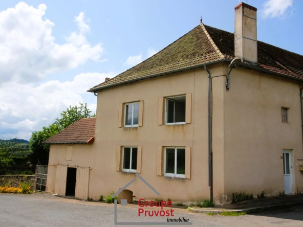 Charmante maison à vendre à Dompierre-les-Ormes avec cour et potentiel de rénovation