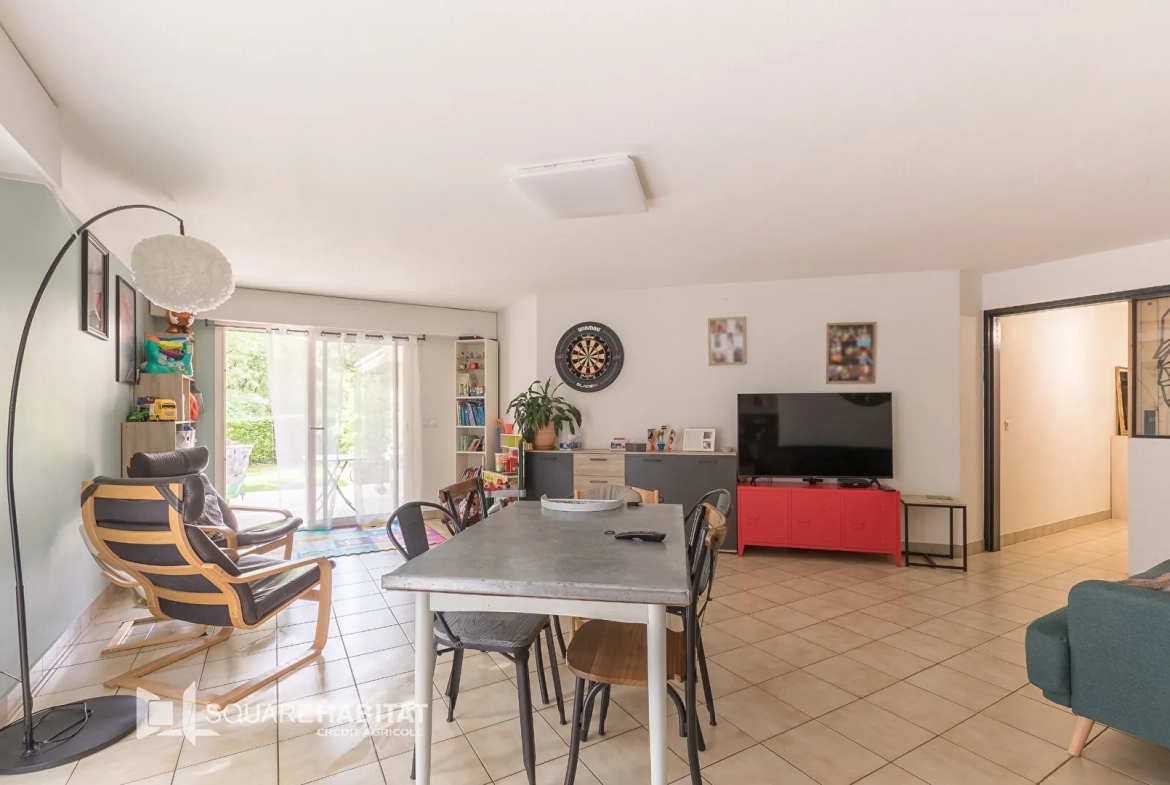 Appartement de 97m2 à Gap avec jardin, garage et cave, proche du centre-ville 