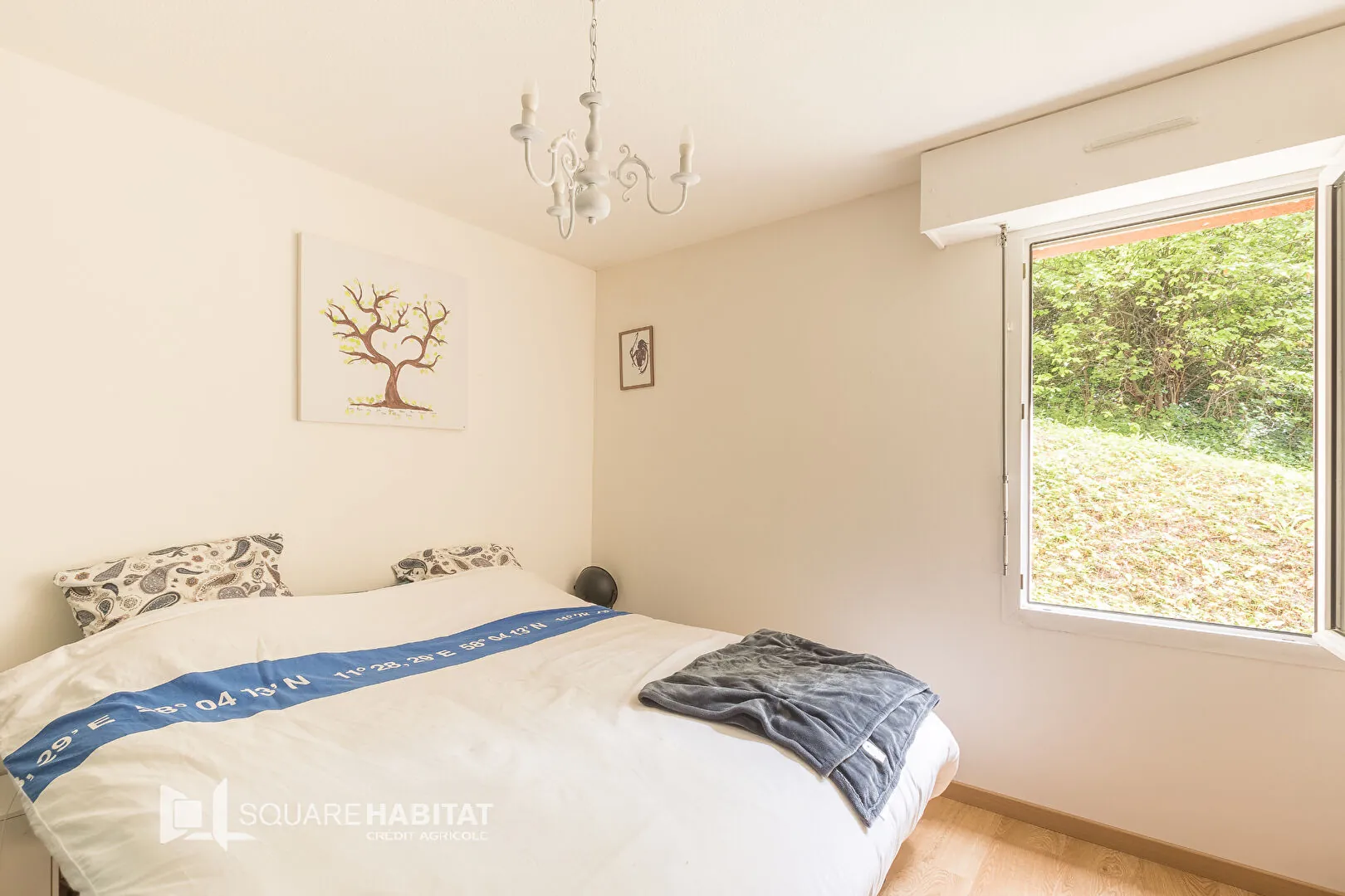 Appartement de 97m2 à Gap avec jardin, garage et cave, proche du centre-ville 