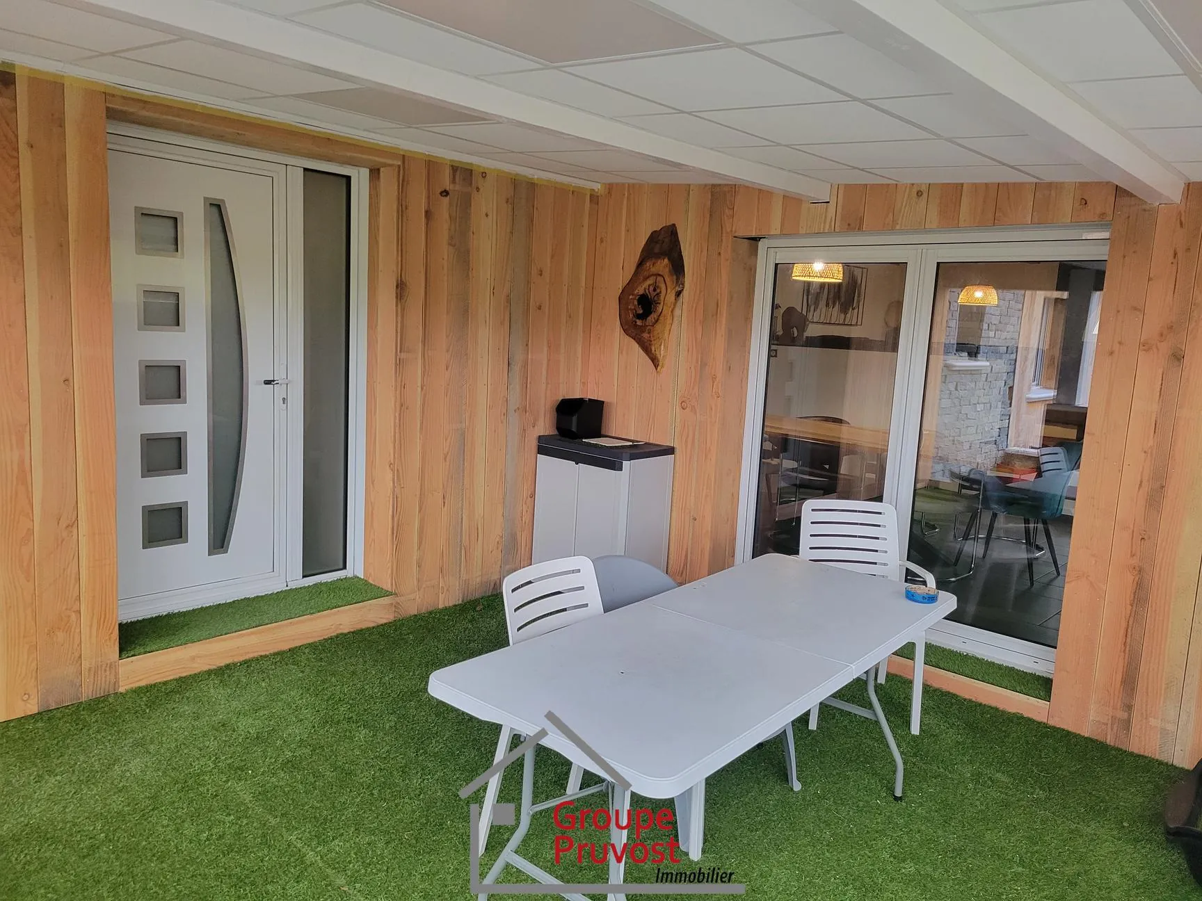 Maison rénovée de 150 m² avec 4 chambres et vue exceptionnelle à Saint-Jean-Saint-Maurice-sur-Loire 