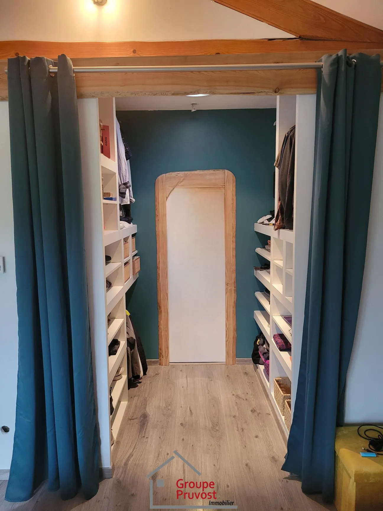 Maison rénovée de 150 m² avec 4 chambres et vue exceptionnelle à Saint-Jean-Saint-Maurice-sur-Loire 