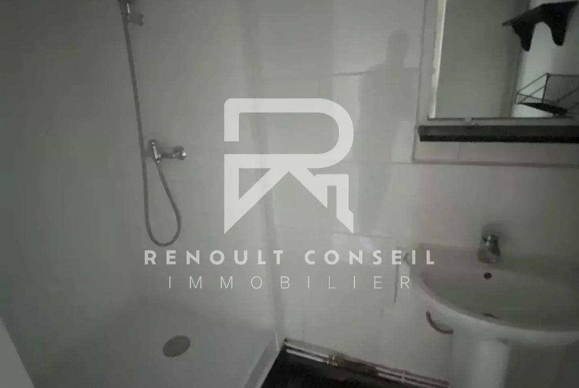 Appartement T2 à Rouen de 36 m² avec entrée indépendante et terrasse 