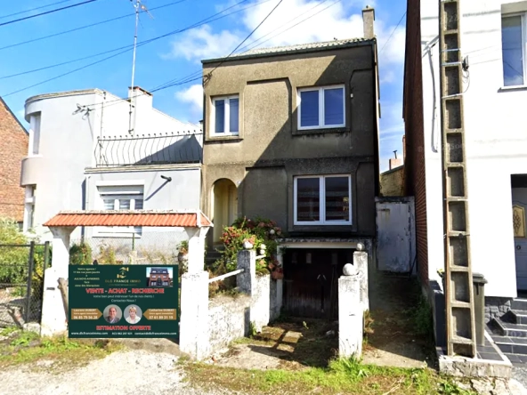 Maison semi-individuelle à Leval de 152 m² avec grand potentiel
