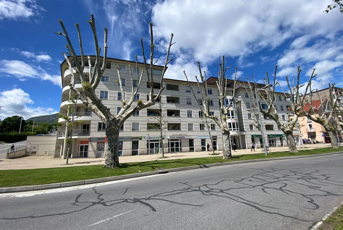 Appartement 3 pièces à Gap avec terrasse et parking, idéal investisseur ou résident 