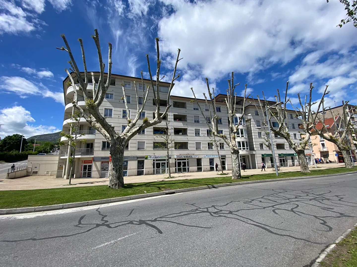 Appartement 3 pièces à Gap avec terrasse et parking, idéal investisseur ou résident 