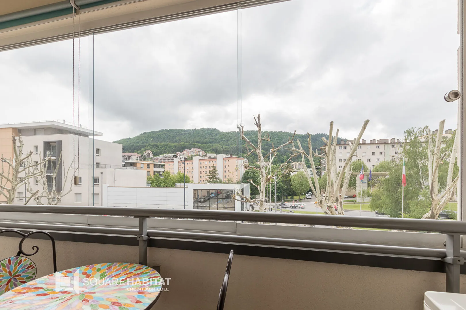 Appartement 3 pièces à Gap avec terrasse et parking, idéal investisseur ou résident 