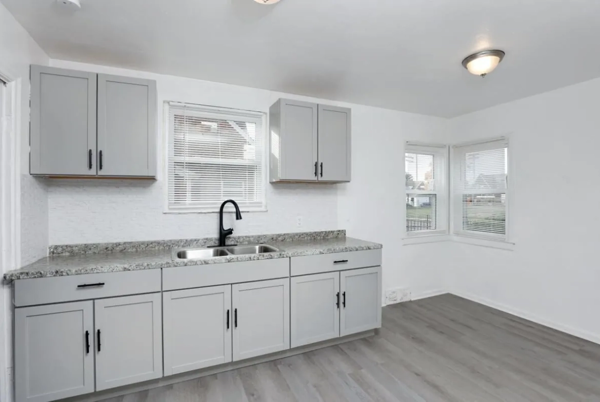 Appartement à louer dans le quartier Westchase à Houston, Texas, avec deux chambres et piscine 