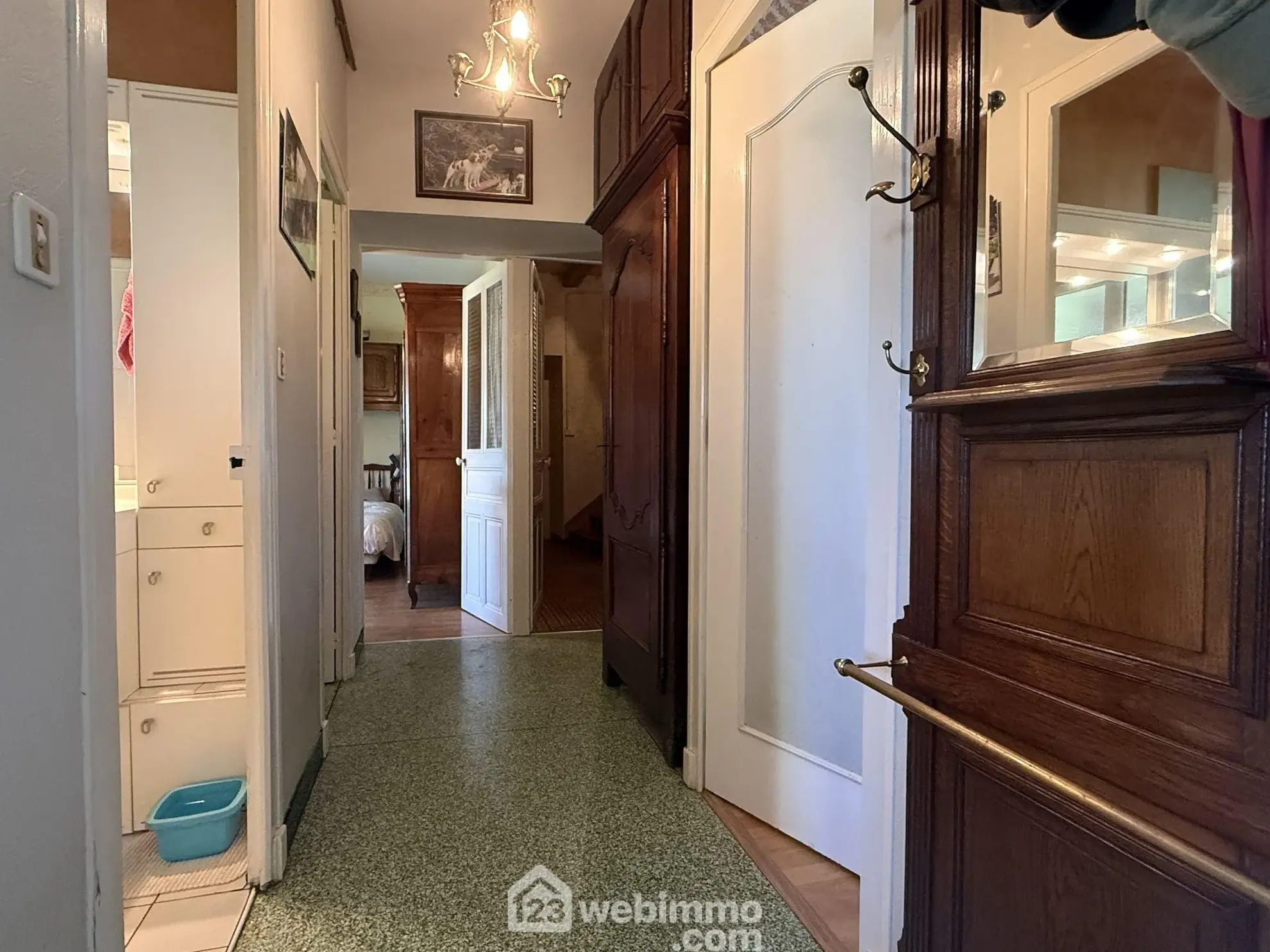 Longère de 169 m2 avec terrain clos à Massognes, idéalement située 