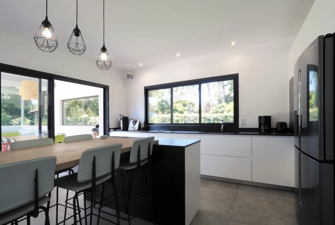 Maison contemporaine avec 4 chambres à Morgny-la-Pommeraye, proche Rouen 