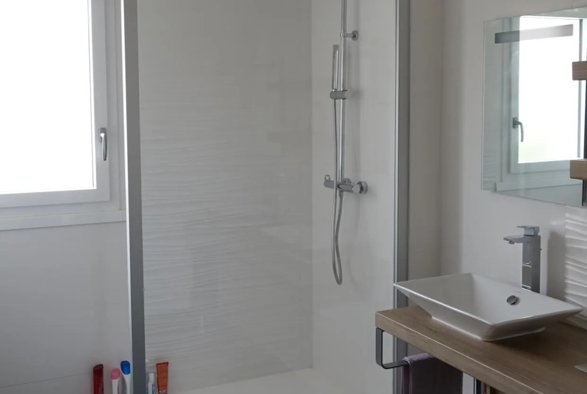 Maison moderne de plain-pied à La Haye-Malherbe avec 3 chambres 