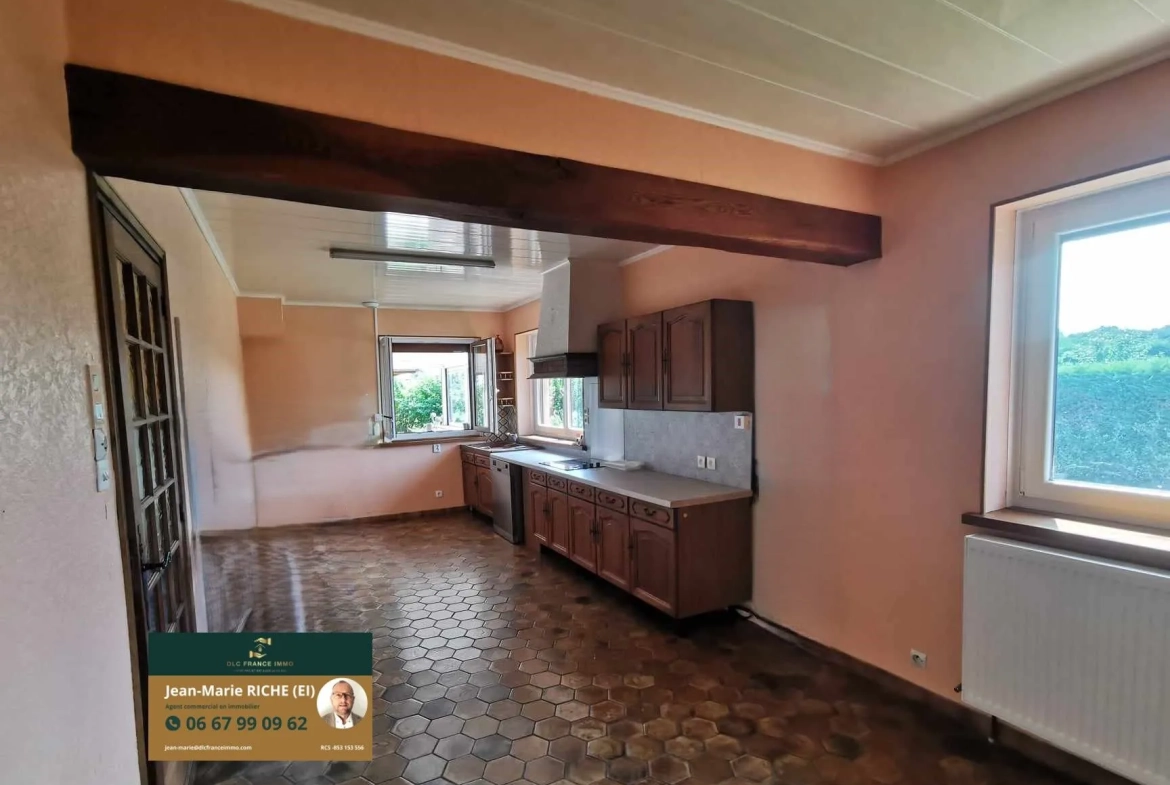 Charmante maison de campagne de 120 m² avec grand terrain à Berlaimont en bordure de forêt 