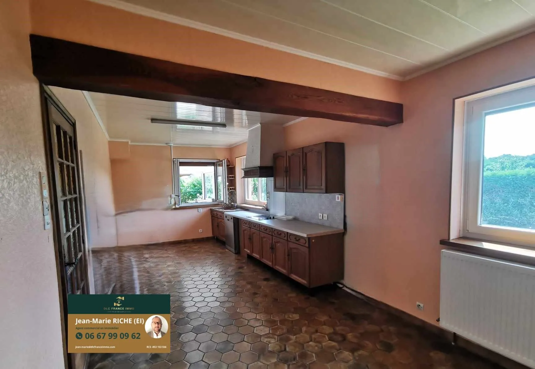 Charmante maison de campagne de 120 m² avec grand terrain à Berlaimont en bordure de forêt 