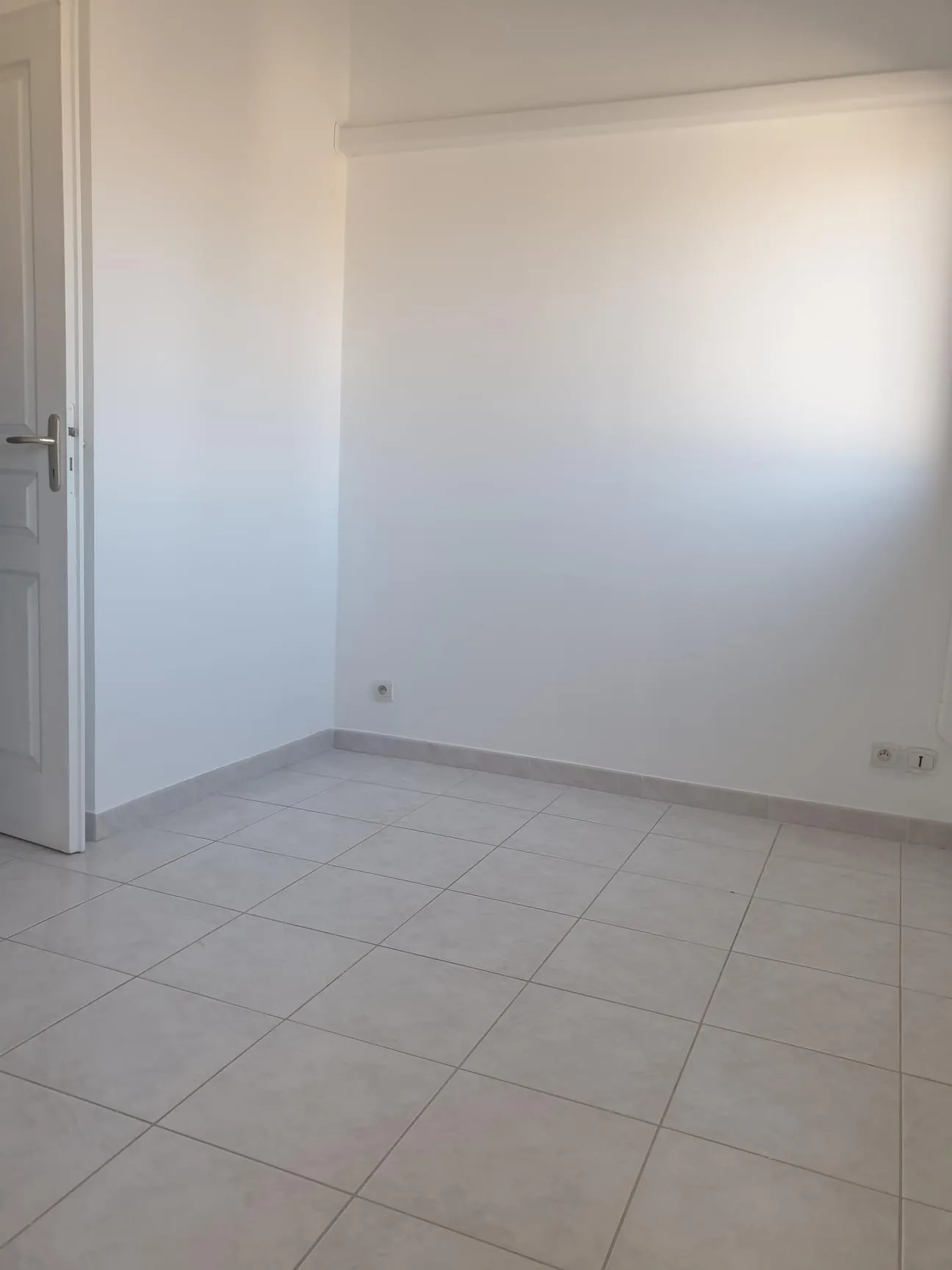 Maison lumineuse de style vigneronne à Fabrègues – 78 m² avec terrasse et garage 