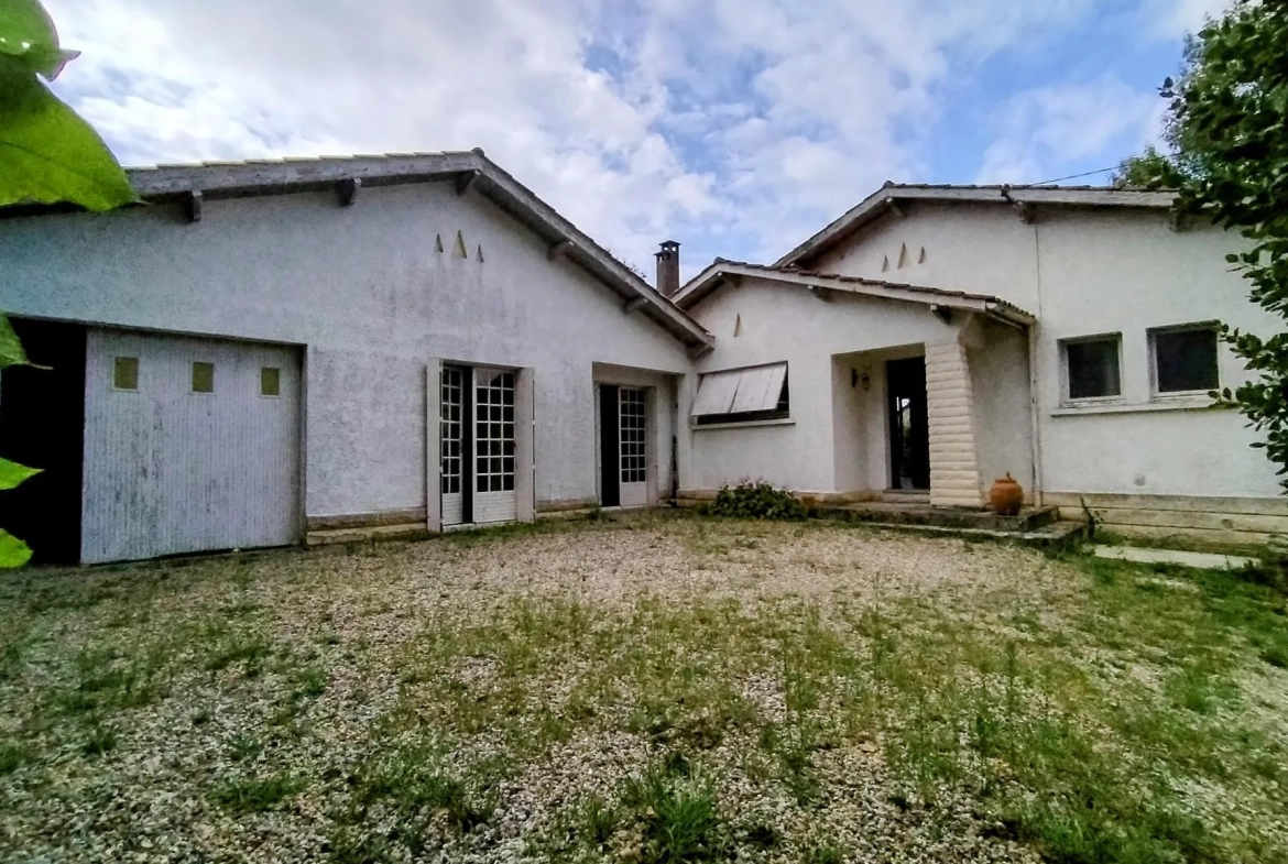 Maison de campagne avec jardin à 8 km de LANGON - 2 chambres et garage 