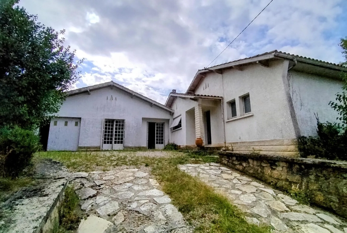 Maison de campagne avec jardin à 8 km de LANGON - 2 chambres et garage 